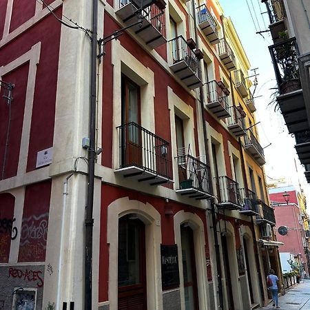 Right House - Characteristic Marina District Apartment Cagliari Bagian luar foto