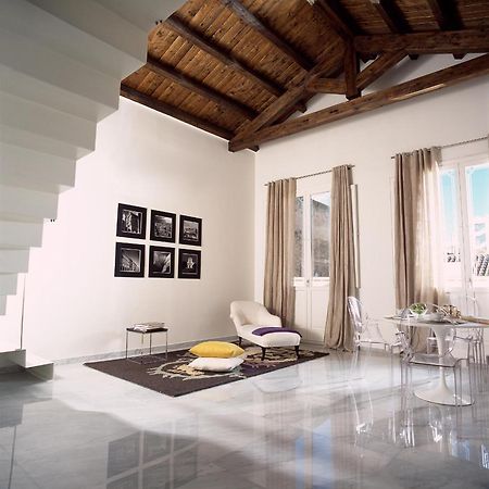 Right House - Characteristic Marina District Apartment Cagliari Bagian luar foto