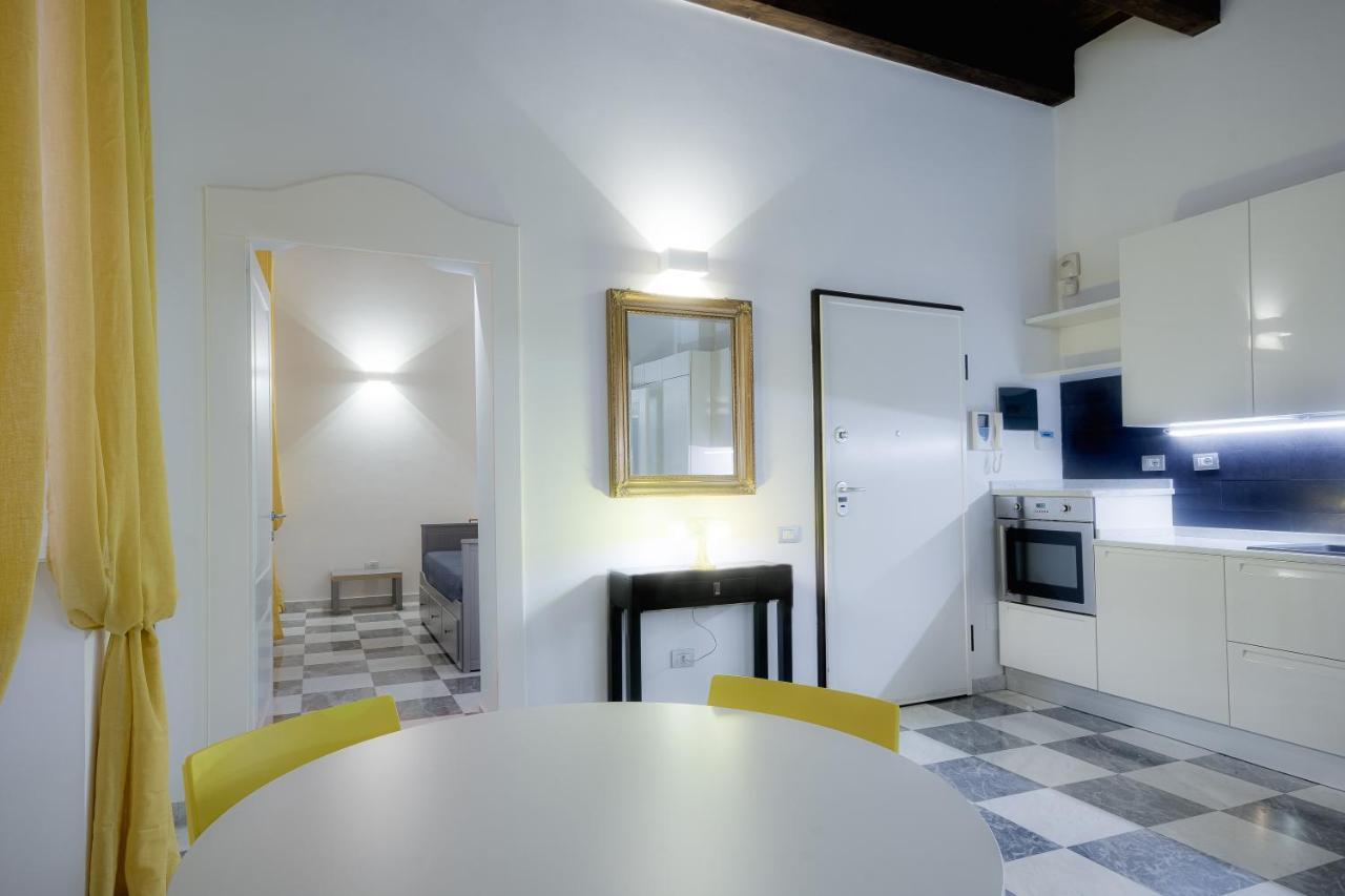 Right House - Characteristic Marina District Apartment Cagliari Bagian luar foto