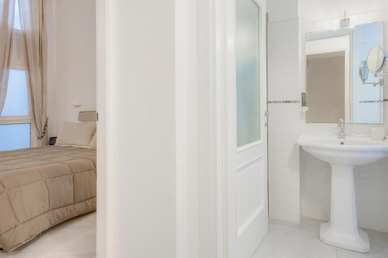 Right House - Characteristic Marina District Apartment Cagliari Bagian luar foto