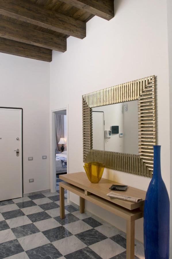 Right House - Characteristic Marina District Apartment Cagliari Bagian luar foto