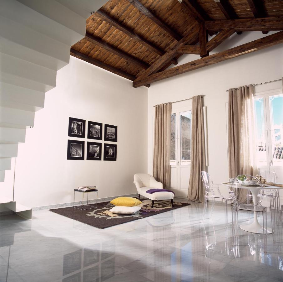 Right House - Characteristic Marina District Apartment Cagliari Bagian luar foto