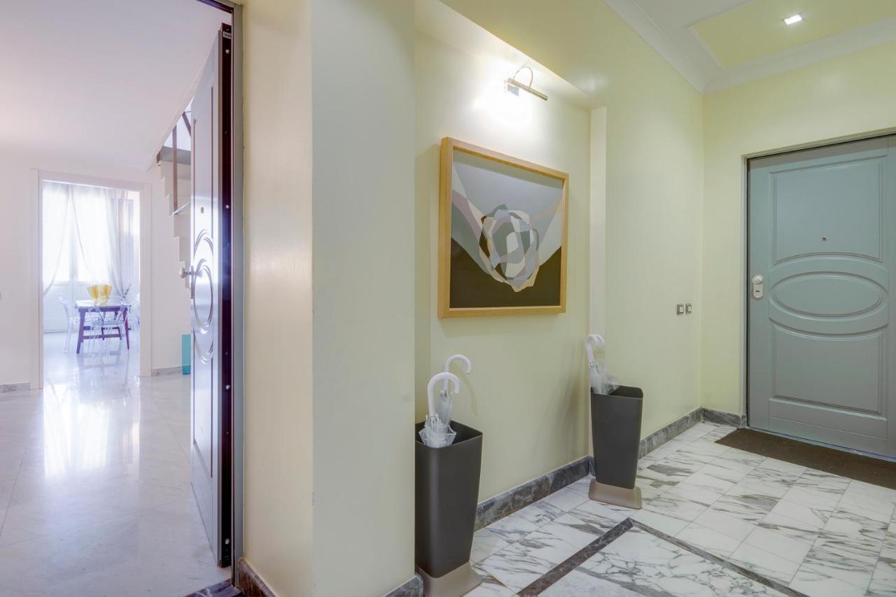 Right House - Characteristic Marina District Apartment Cagliari Bagian luar foto