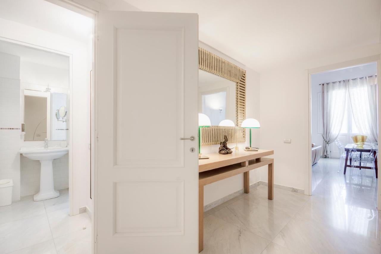 Right House - Characteristic Marina District Apartment Cagliari Bagian luar foto