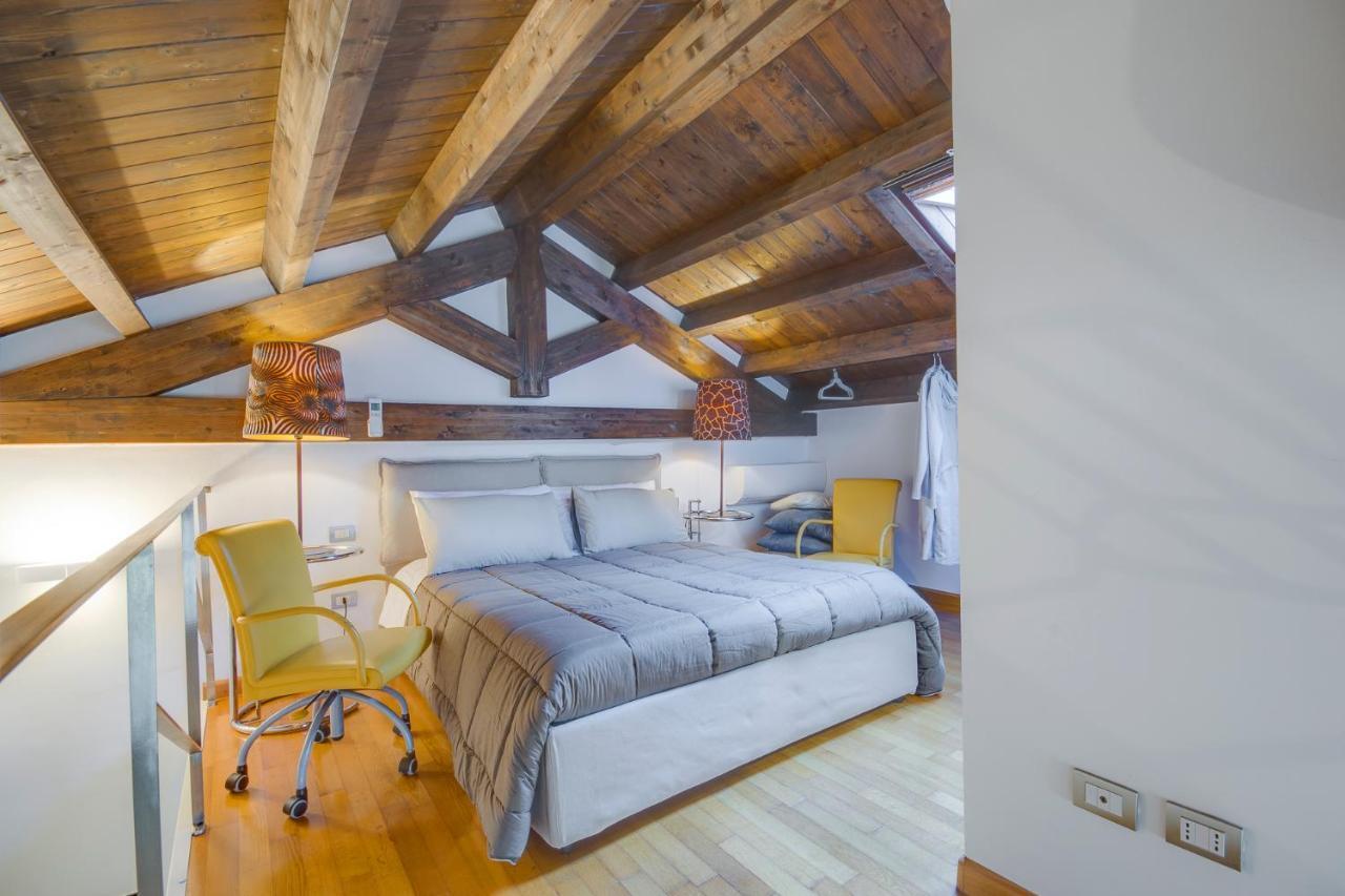 Right House - Characteristic Marina District Apartment Cagliari Bagian luar foto