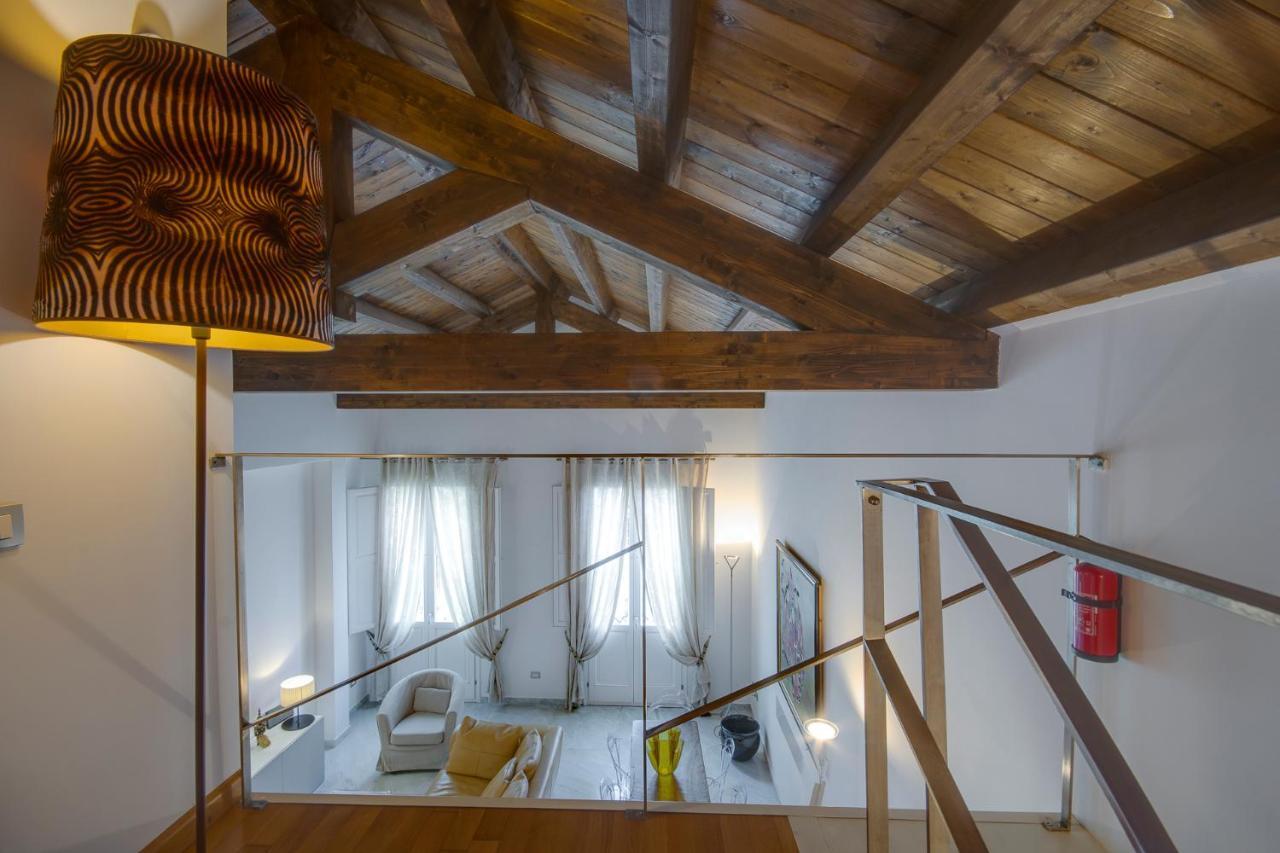 Right House - Characteristic Marina District Apartment Cagliari Bagian luar foto