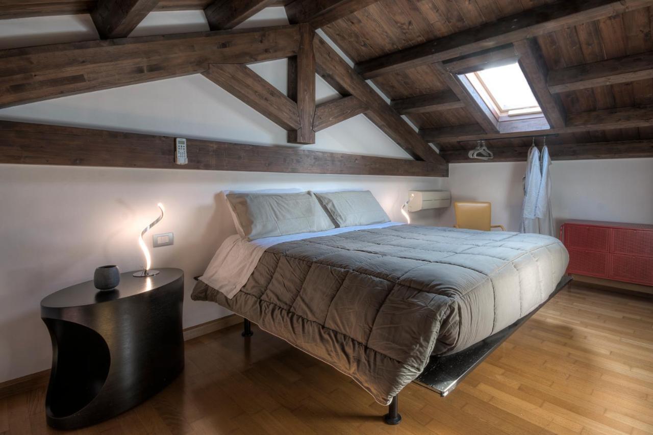 Right House - Characteristic Marina District Apartment Cagliari Bagian luar foto