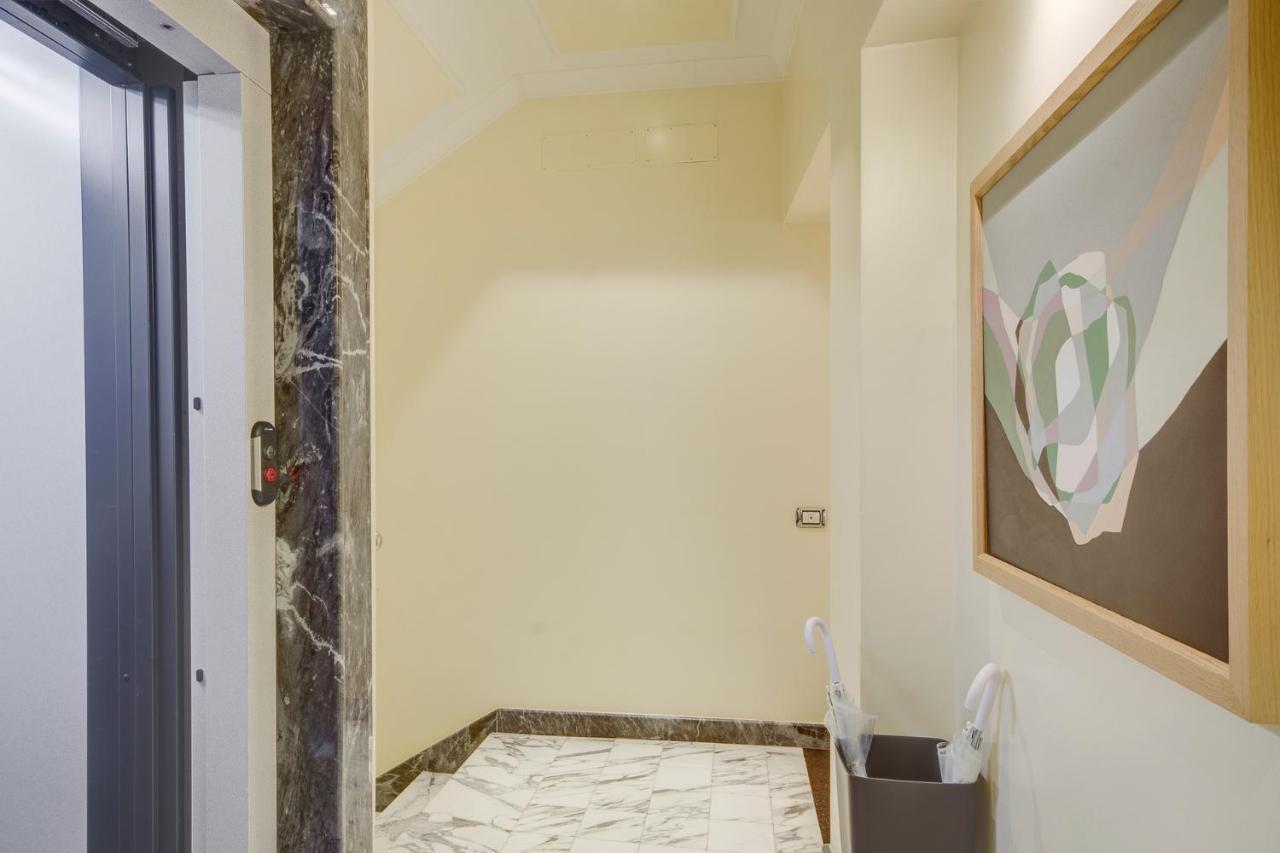 Right House - Characteristic Marina District Apartment Cagliari Bagian luar foto