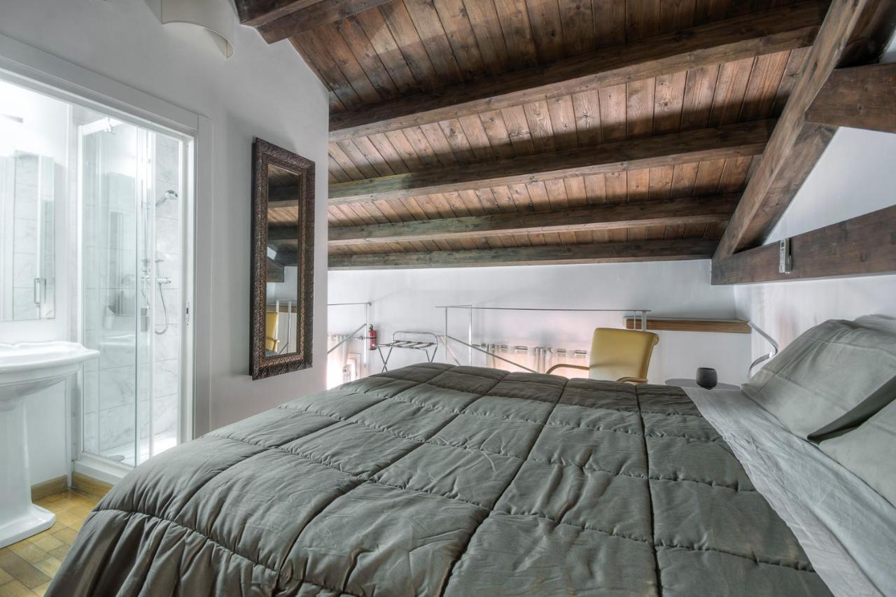 Right House - Characteristic Marina District Apartment Cagliari Bagian luar foto