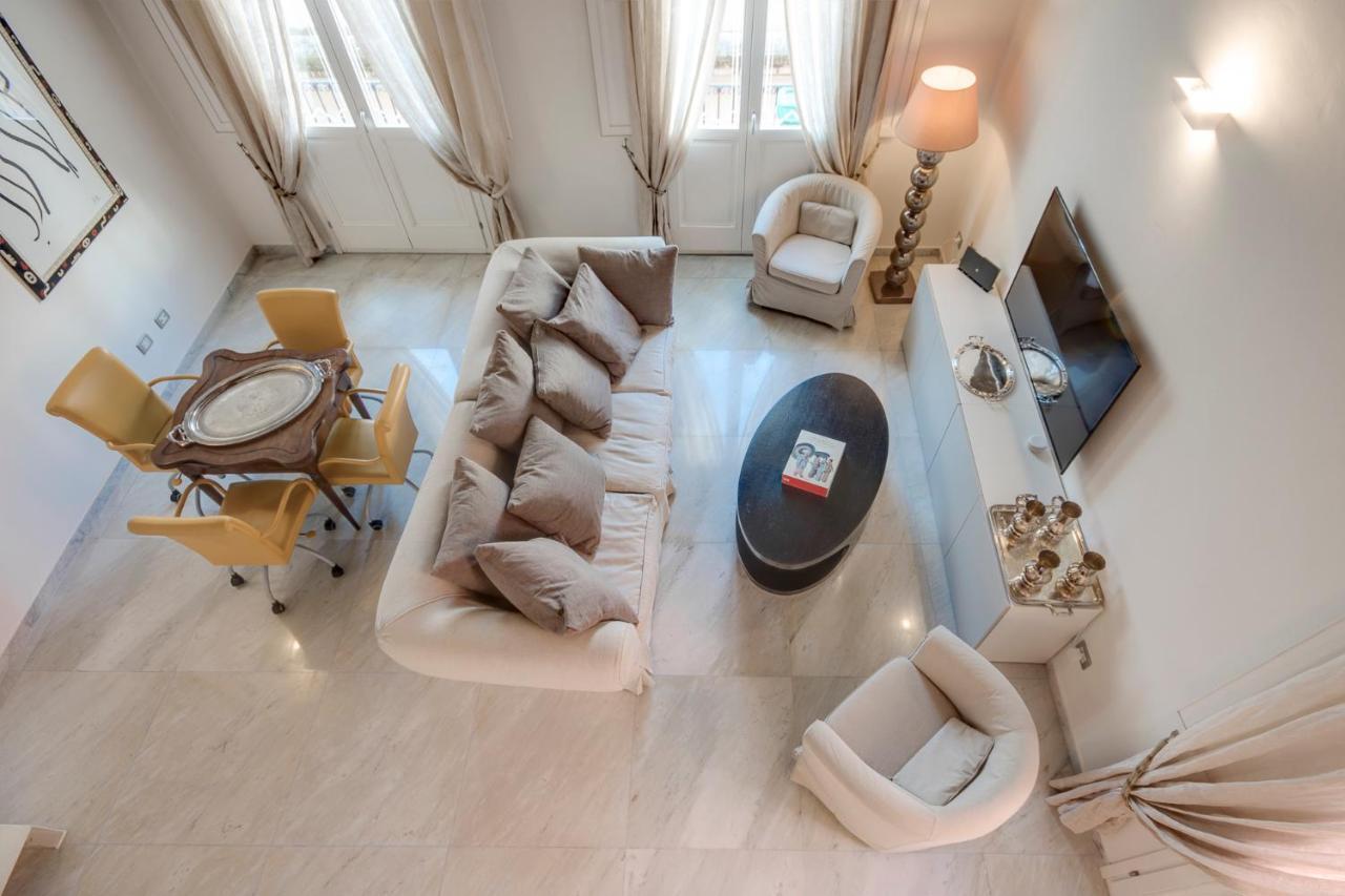 Right House - Characteristic Marina District Apartment Cagliari Bagian luar foto