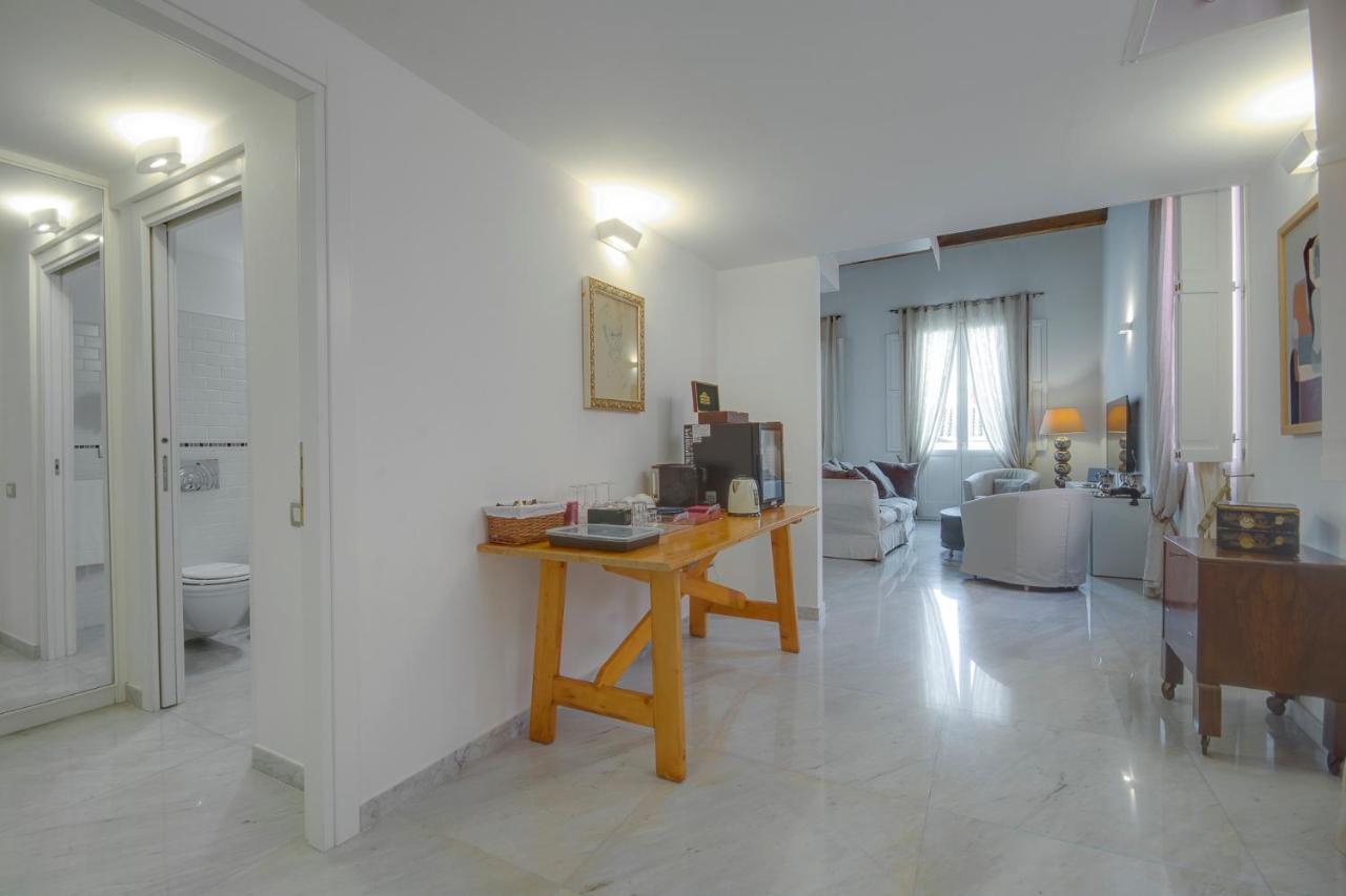 Right House - Characteristic Marina District Apartment Cagliari Bagian luar foto